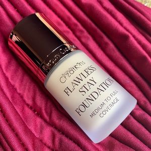 Flawless Stay Foundation